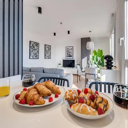 Xpce Sky Towers - Parking Free * Malaga