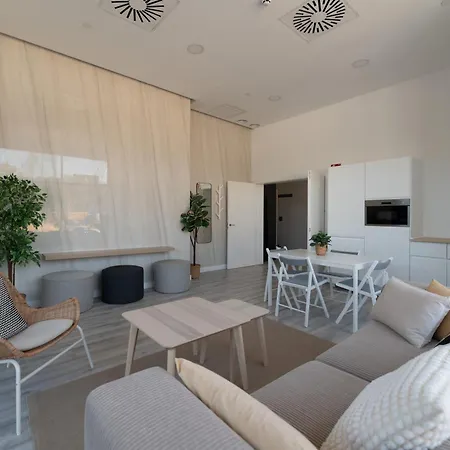 Xpce Sky Towers - Parking Free Apartment *
